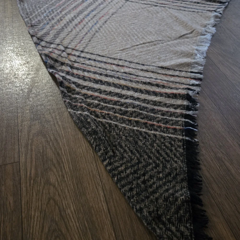 Cozy Chic – Oversized Plaid Triangle Blanket Scarf Shawl Hints Of Color